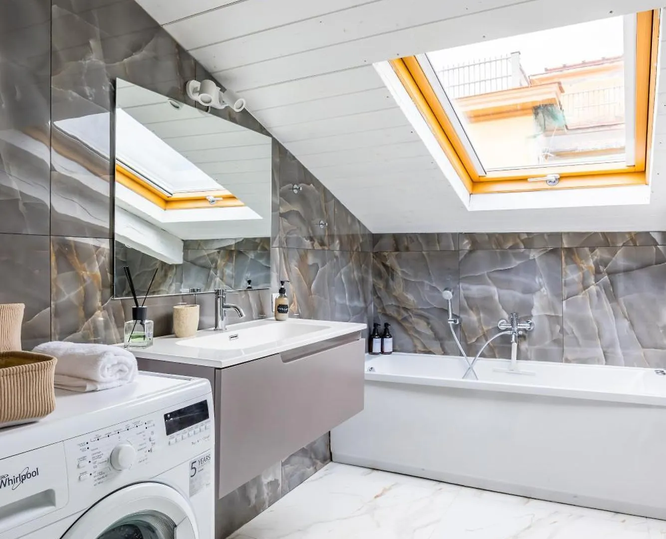 Sloping Roof In The Center Of Naples Apartment Italy