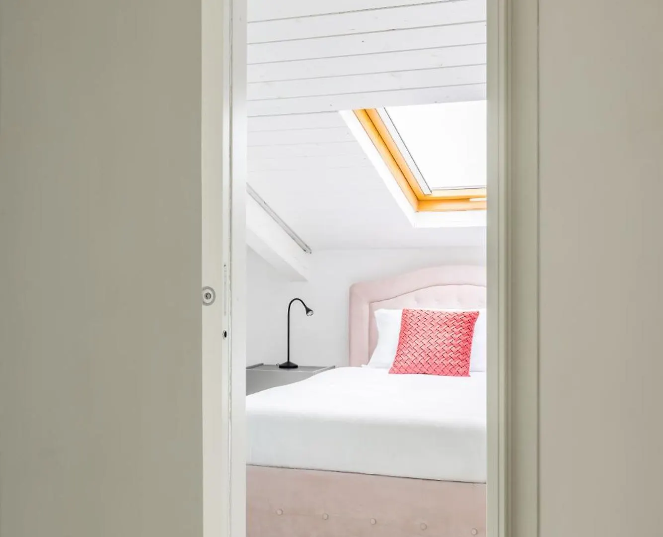 Sloping Roof In The Center Of Naples Apartment Italy