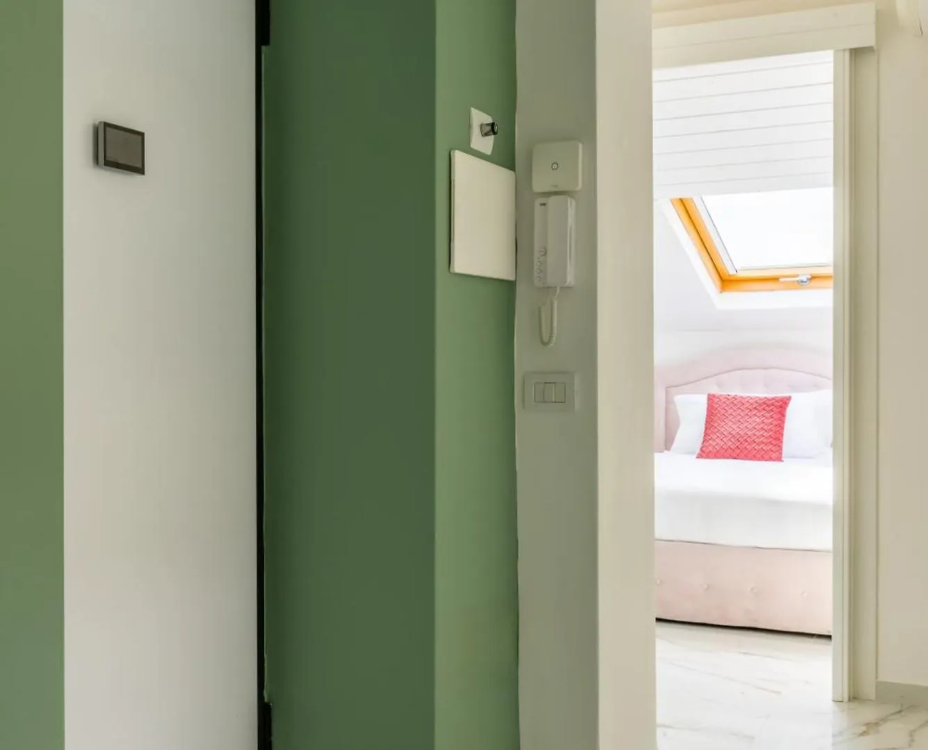 Sloping Roof In The Center Of Naples Apartment